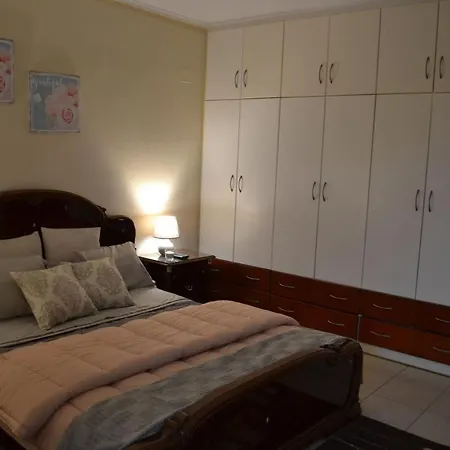 Διαμέρισμα Modern In *